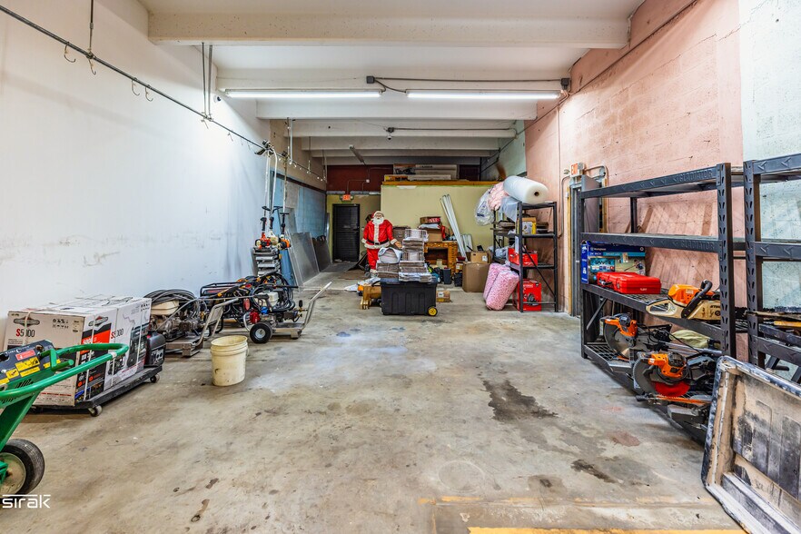 More Photos Of 900-950 NW 36th St, Miami Storefront Retail Office For Sale