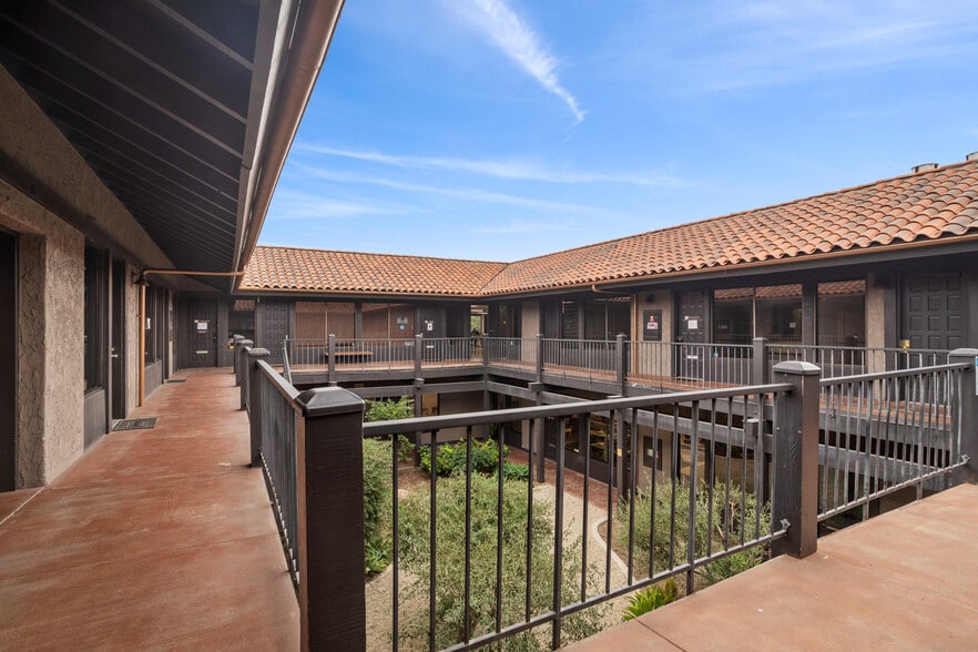 More Photos Of 315 Arden Ave, Glendale Office For Sale