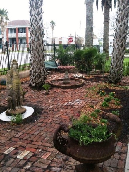 More Photos Of 1502 Market St, Galveston Hospitality For Sale