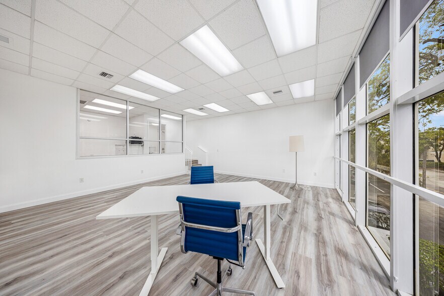 More Photos Of 8009 NW 29th St, Doral Warehouse For Sale