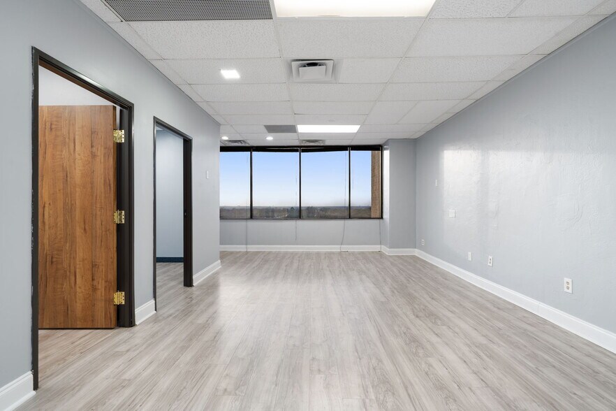 More Photos Of 1925 E Belt Line Rd, Carrollton Office For Lease