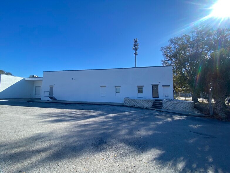 More Photos Of 2601 75th St N, Saint Petersburg Industrial For Lease
