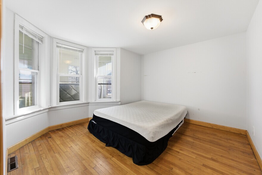 More Photos Of 285-289 East St, Ludlow Apartments For Sale