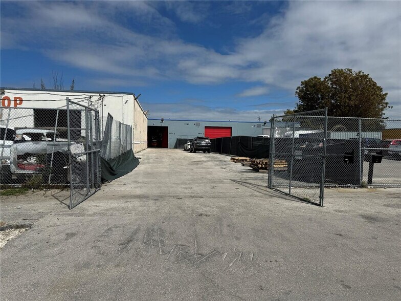 More Photos Of 7640 NW 36th Ave, Hialeah Warehouse For Sale