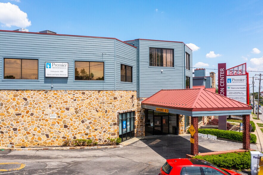 More Photos Of 525 West Chester Pike, Havertown Medical For Lease