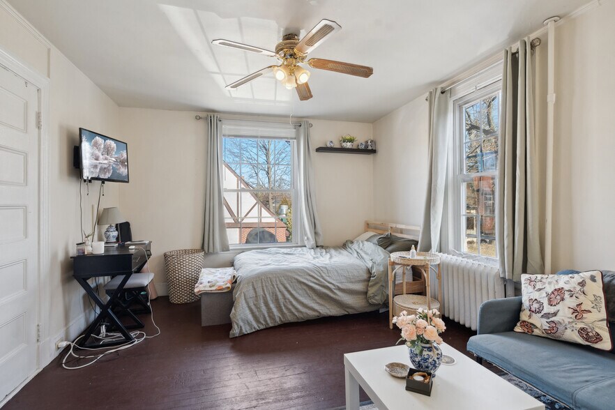 More Photos Of 253 Sea Cliff Ave, Sea Cliff Storefront Retail Residential For Sale