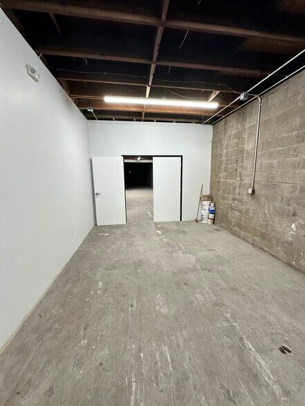 More Photos Of 1690 Hayes Ave, Long Beach Manufacturing For Lease