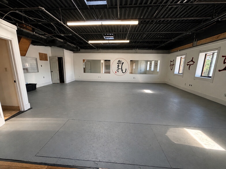 More Photos Of 5714 Industry Ln, Frederick Warehouse For Lease