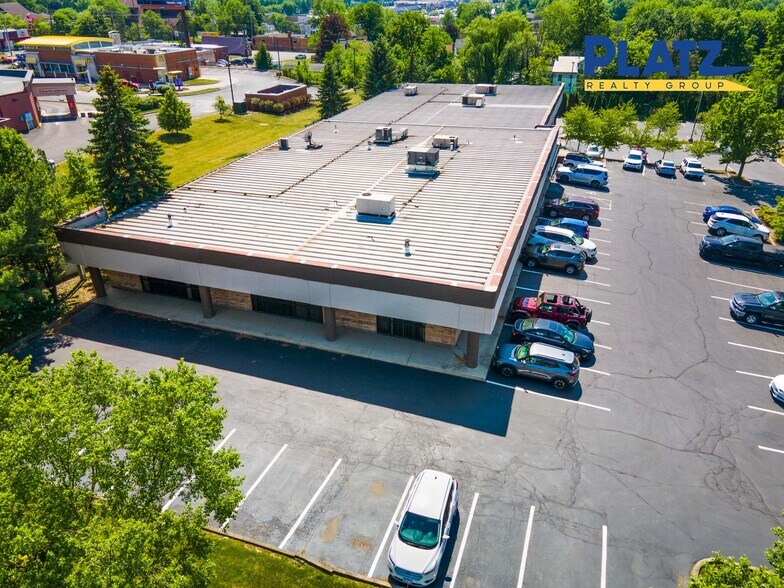 More Photos Of 7206 Market St, Boardman Office For Sale