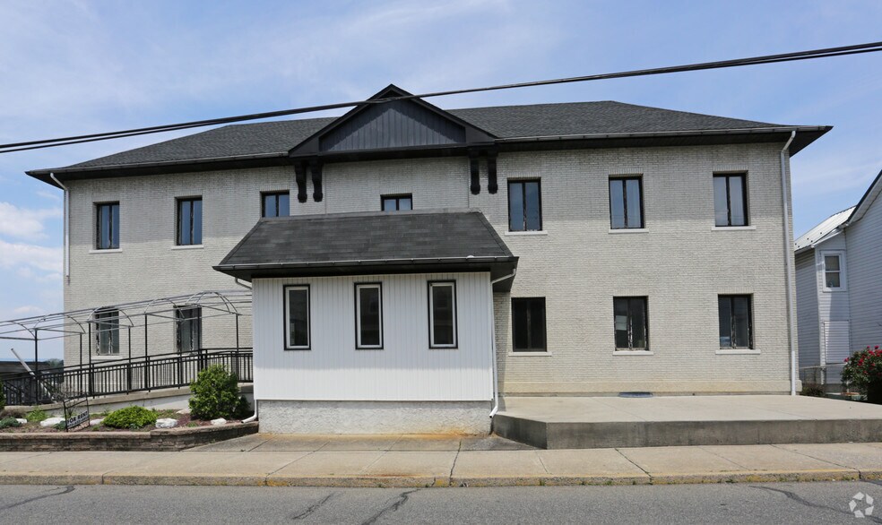 Primary Photo Of 2123 N 1st Ave, Whitehall Office For Lease