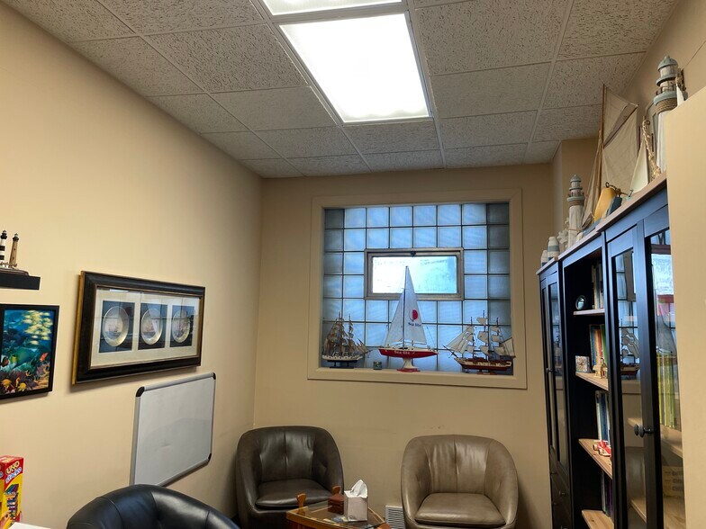 More Photos Of 621 Broadway, Chesterton Medical For Sale