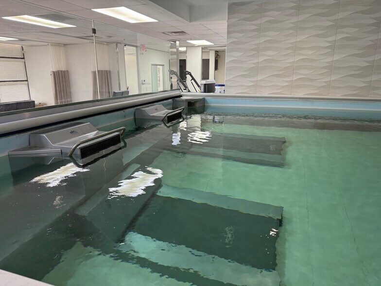 More Photos Of 10019 Main St, Houston Office For Lease