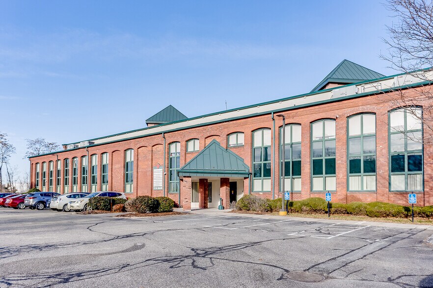 More Photos Of 3550 Main St, Springfield Medical For Lease