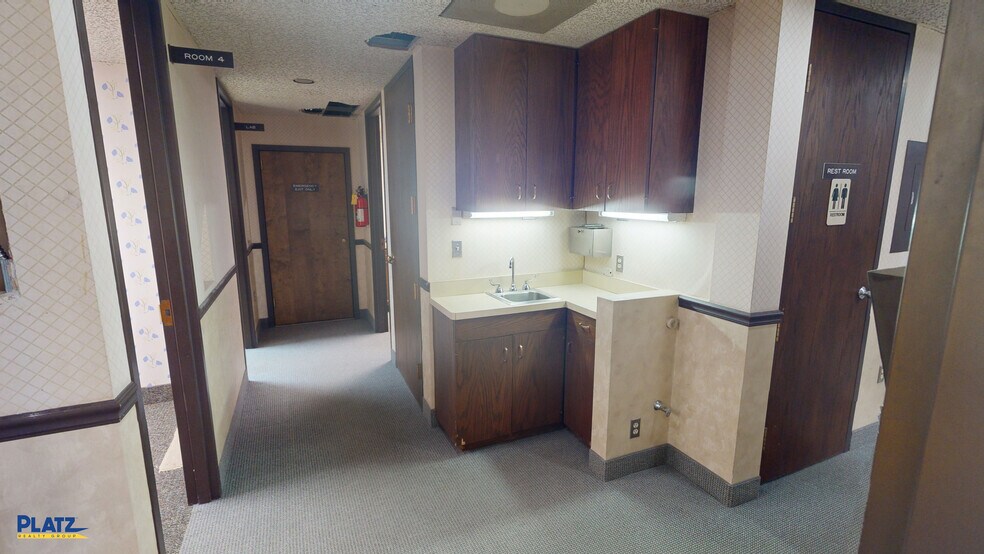 More Photos Of 1515 E Market St, Warren Medical For Sale