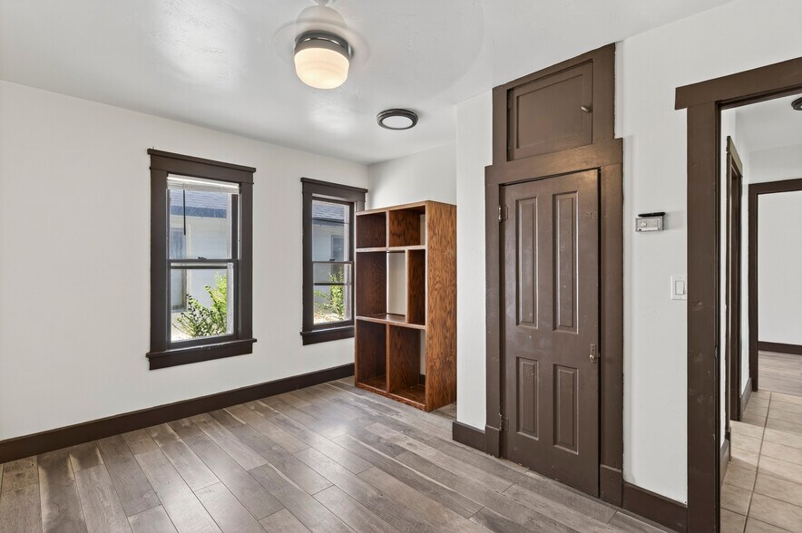 More Photos Of 2091 Locust Rd, Montrose Apartments For Sale