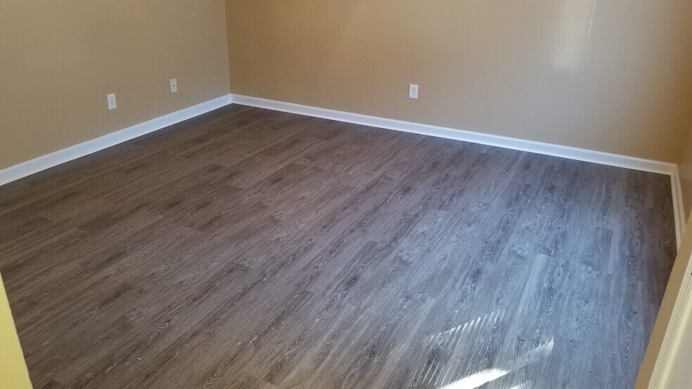 More Photos Of 156 Delmar Ln, Newport News Apartments For Sale