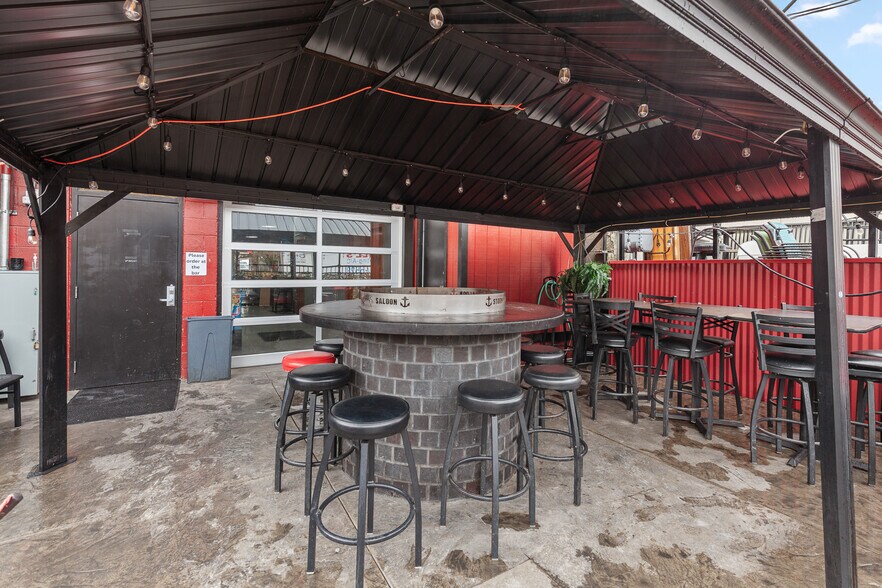 More Photos Of 314 N 4th St, Coeur d'Alene Bar For Sale