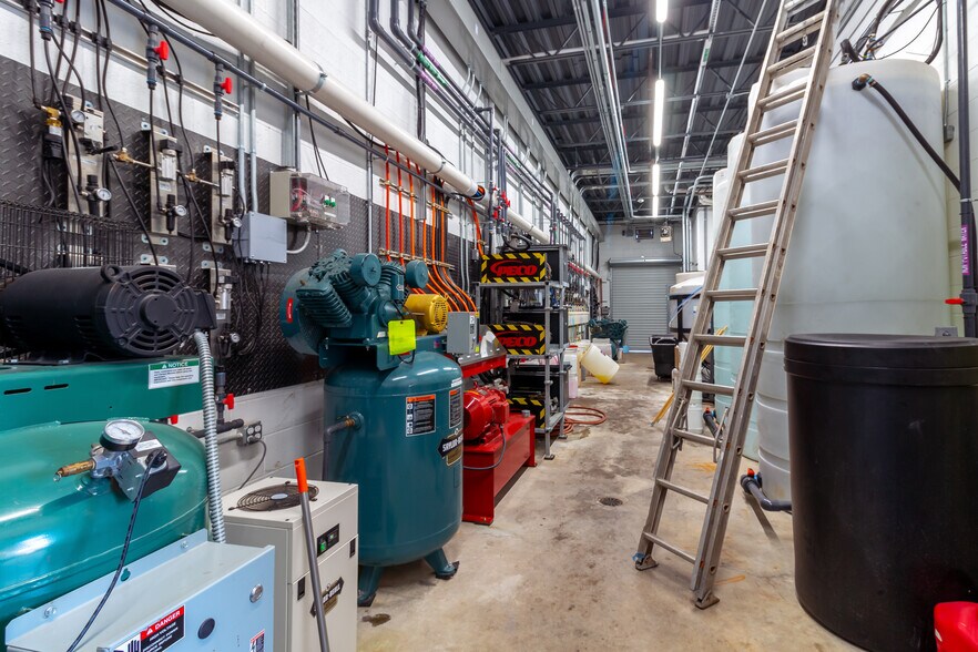 More Photos Of 5243 Naaman Forest Blvd, Garland Carwash For Sale