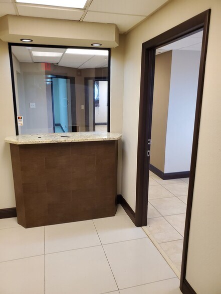 More Photos Of 12484 NW South River Dr, Medley Hotel For Lease