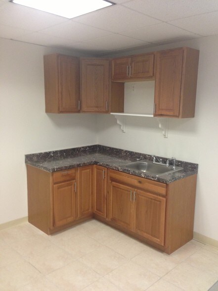 More Photos Of 16021 Industrial Dr, Gaithersburg Flex For Lease