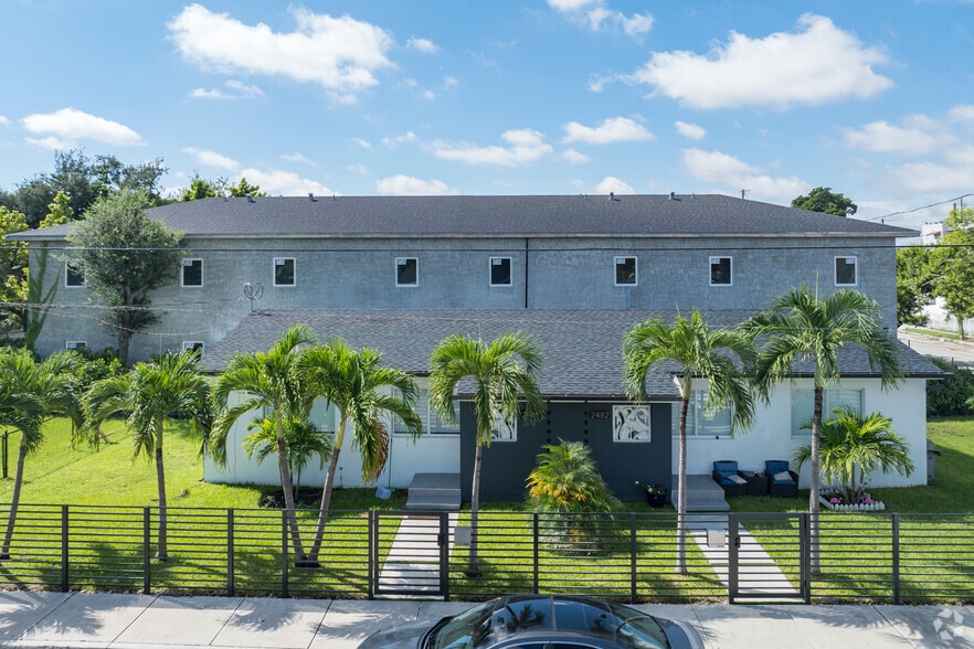 More Photos Of 2511 NW 25th Ave, Miami Warehouse For Sale