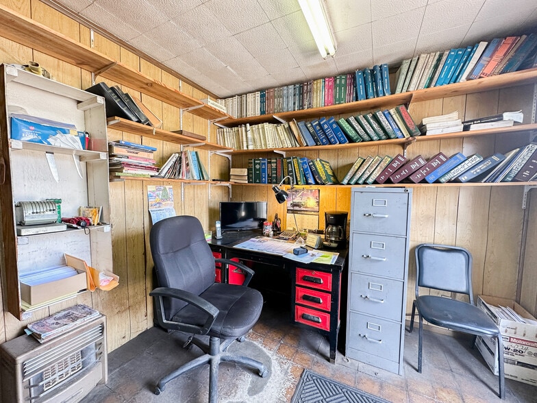 More Photos Of 2609 10th St, Wichita Falls Light Manufacturing For Sale
