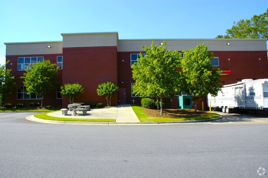 More Photos Of 2053 Franklin Way SE, Marietta Flex For Lease