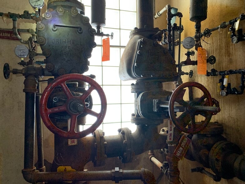 More Photos Of 208 W 2nd St, Siler City Manufacturing For Sale