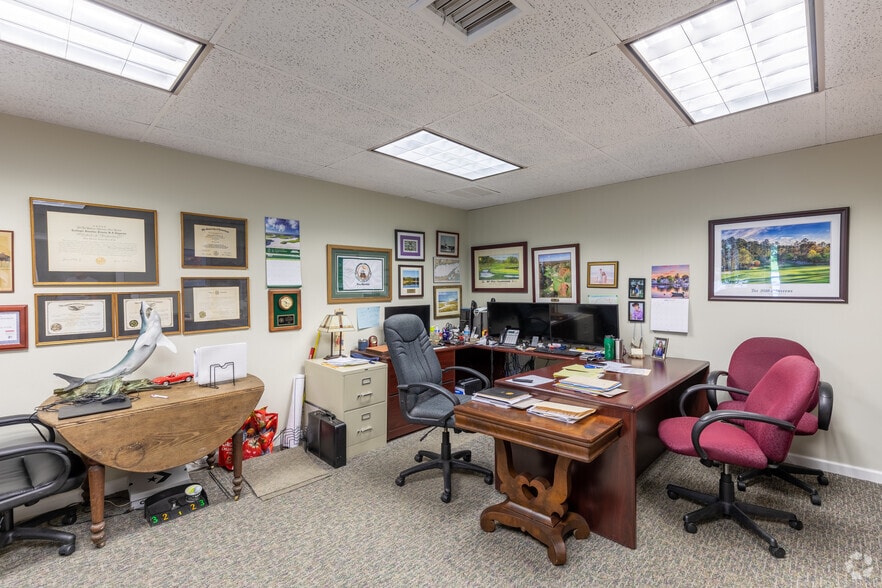 More Photos Of 19 Halls Rd, Old Lyme General Retail For Sale