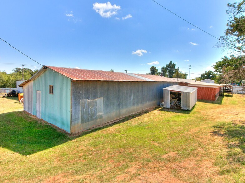 More Photos Of 3025 Westminster Rd, Nicoma Park Light Manufacturing For Sale