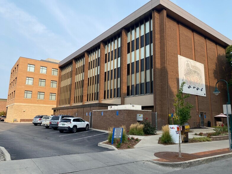 More Photos Of 250 E Front St, Traverse City Office For Lease