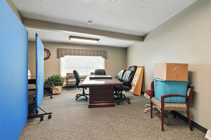 More Photos Of 485 Main St, Springfield Storefront Retail Residential For Sale