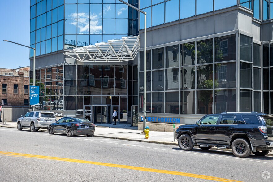 More Photos Of 800 S Gay St, Knoxville Coworking Space