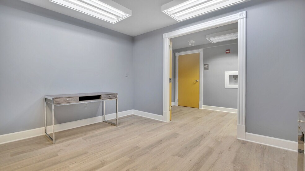 More Photos Of 323 8th St NE, Washington Apartments For Sale