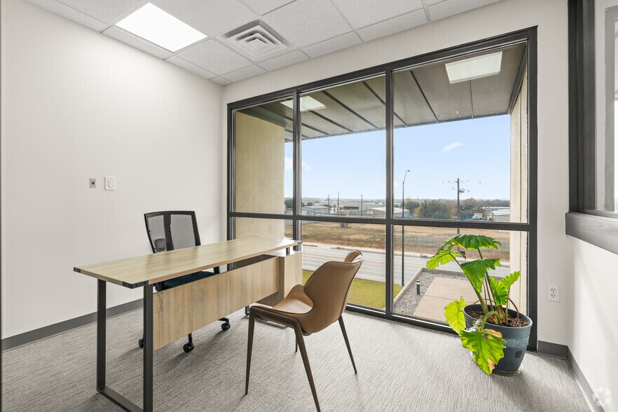 More Photos Of 5751 Kroger Dr, Fort Worth Office For Lease