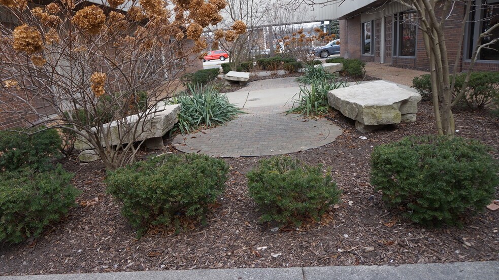 More Photos Of 15510 Cicero Ave, Oak Forest Medical For Lease