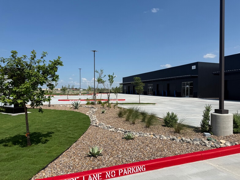 More Photos Of 1100 E Whitewing Ave, McAllen Light Distribution For Lease