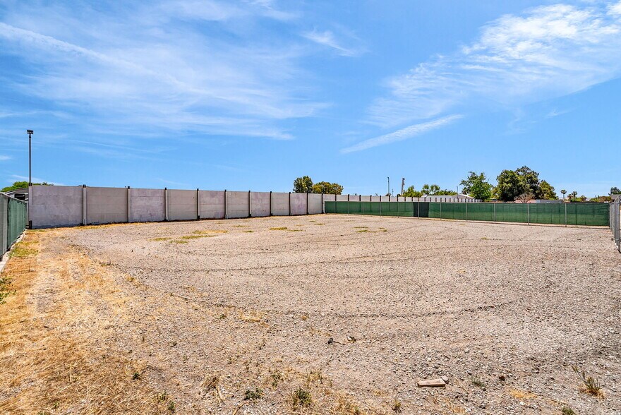 More Photos Of 6181 Brentwood Blvd, Brentwood Land For Lease