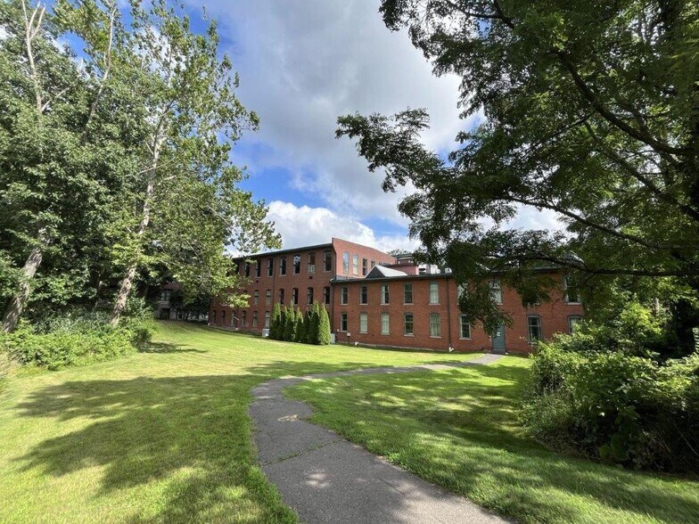 Primary Photo Of 158 Hartford Rd, Manchester Office Residential For Lease