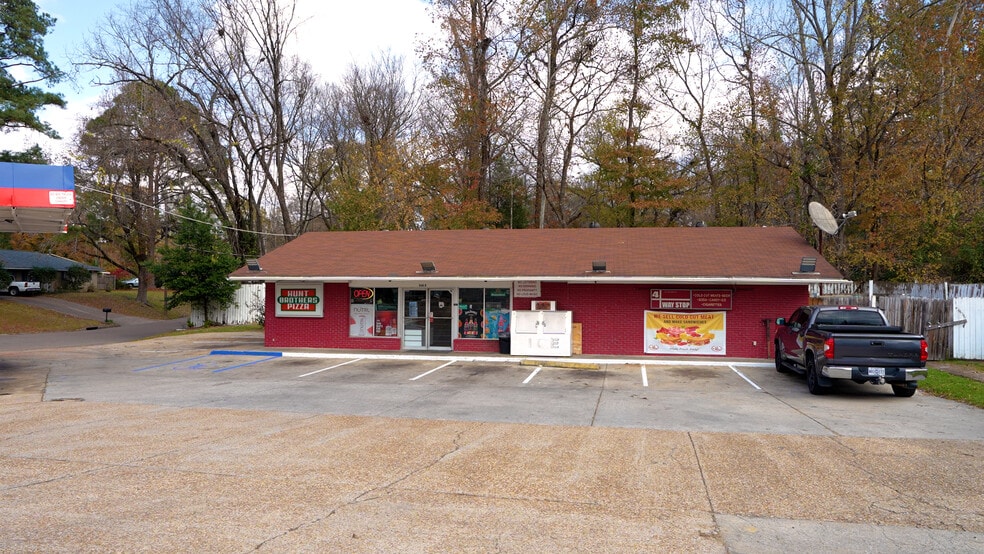 Primary Photo Of 3613 Wisconsin St, Vicksburg General Retail For Sale