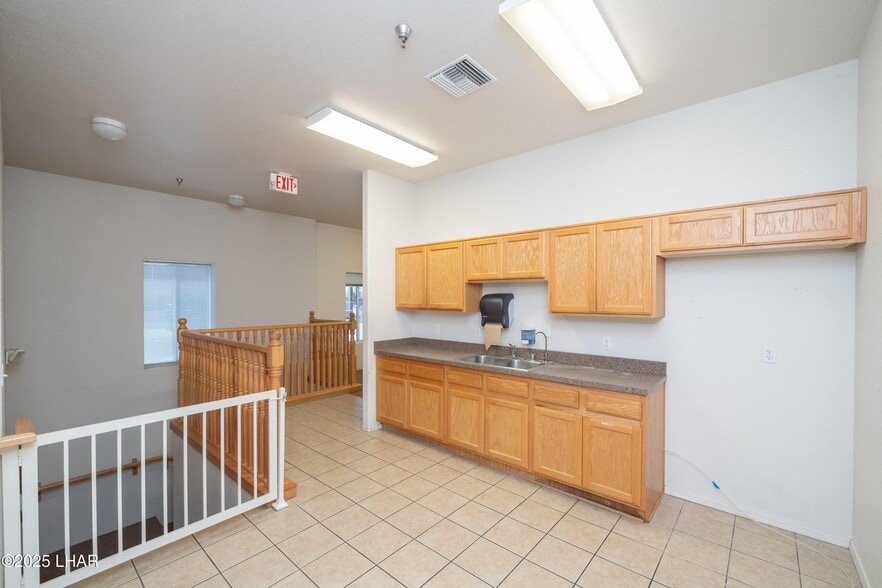 More Photos Of 1515 N Lake Havasu Ave, Lake Havasu City General Retail For Sale