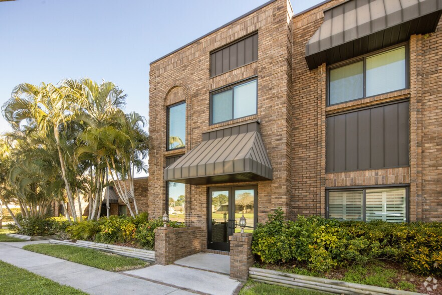 More Photos Of 1802 S Fiske Blvd, Rockledge Office For Lease