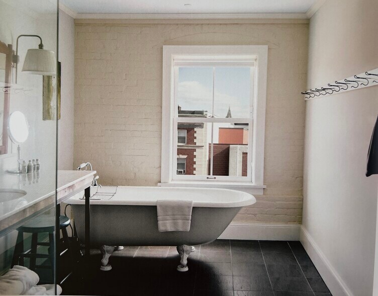 More Photos Of 297 North St, Pittsfield Hotel For Sale