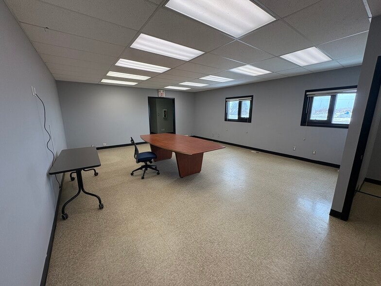 More Photos Of 10271 279 St, Acheson Manufacturing For Lease