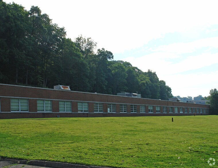 More Photos Of 99 Wall St, Valhalla Manufacturing For Lease