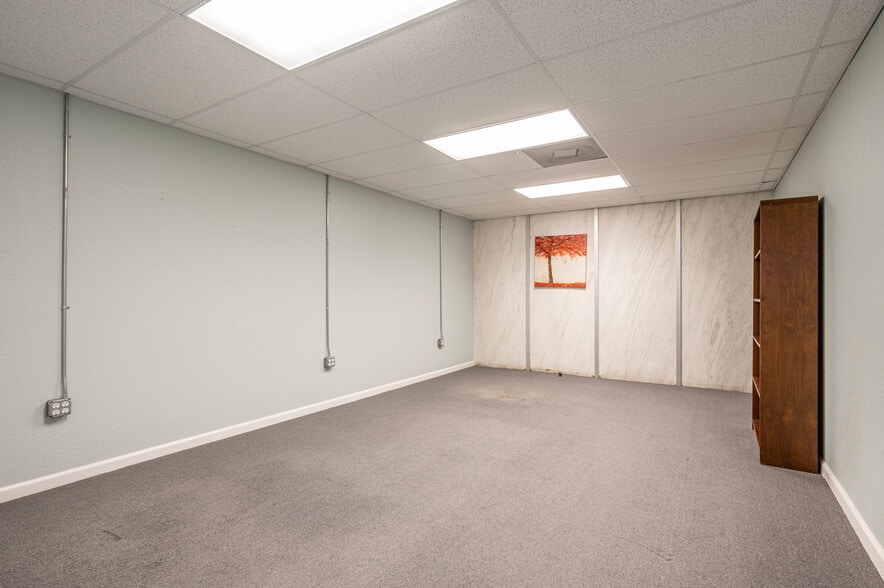 More Photos Of 4211 Video St, Dickinson Office For Sale