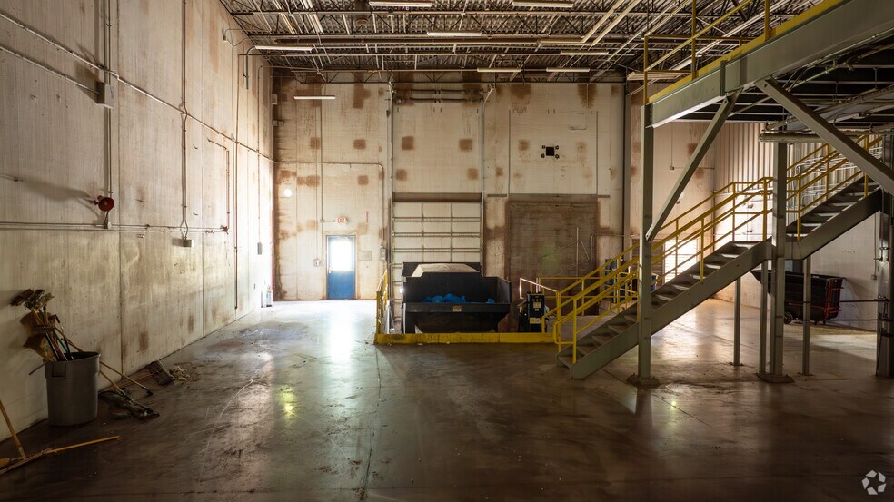 More Photos Of 2121 Heilig Rd, Salisbury Manufacturing For Sale
