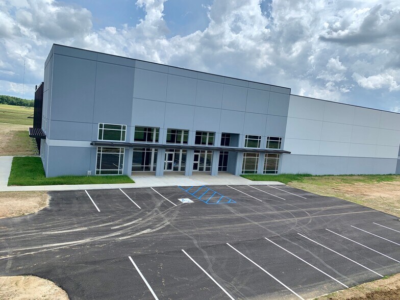 More Photos Of 701 Industrial Park Rd, Sylvania Warehouse For Sale