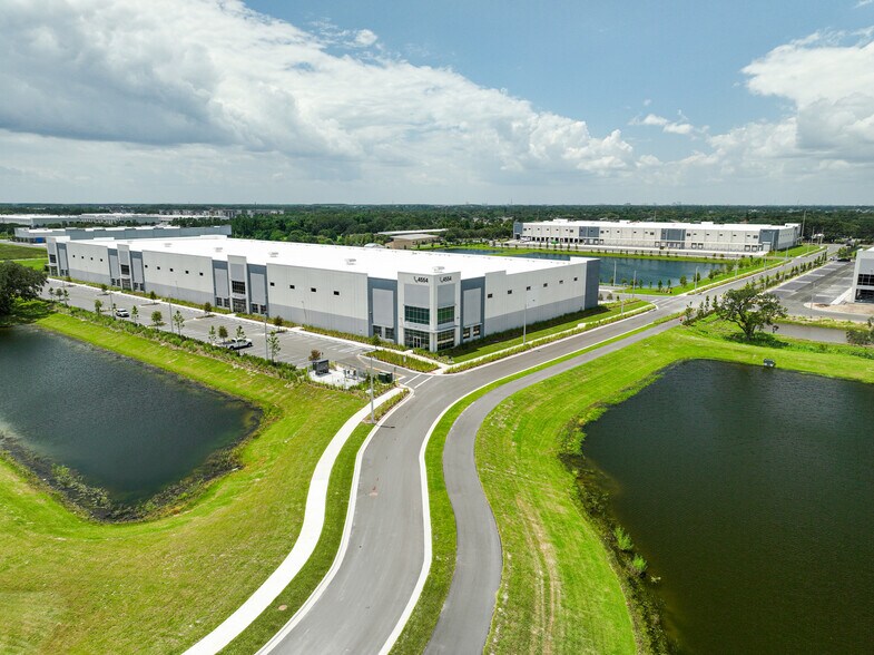 More Photos Of 5501 Lee Vista Blvd, Orlando Unknown For Lease