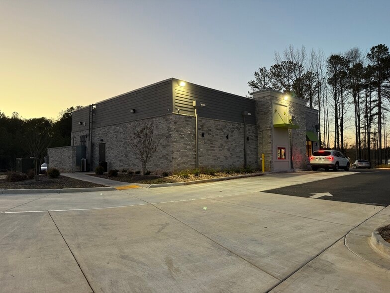More Photos Of 207 Bullsboro Dr, Newnan Fast Food For Sale